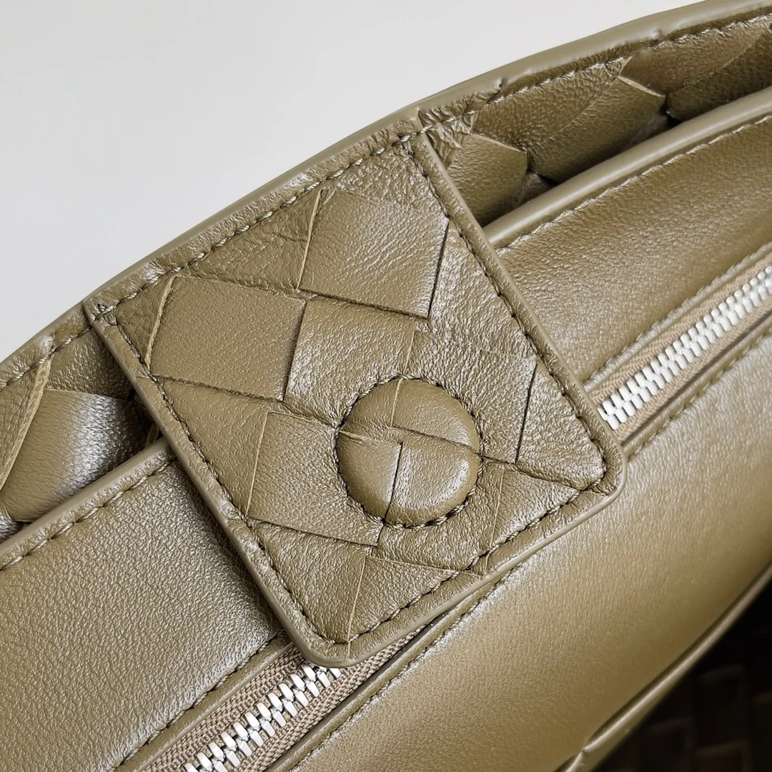 BOTTEGA VENETA Shoulder Bags Olive-Silver 32X24X12CM A13010065792 - Image 8
