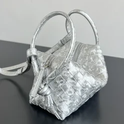 Alternative view of BOTTEGA VENETA Shoulder Bags Silver 19X12X9CM H5010065280