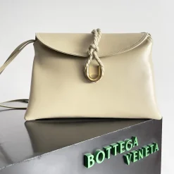 BOTTEGA VENETA Shoulder Bags Smooth Leather Beige-Gold 30X20X8CM H4010064048