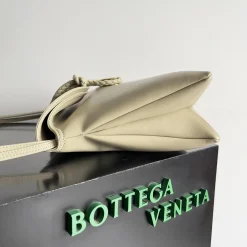 Alternative view of BOTTEGA VENETA Shoulder Bags Smooth Leather Beige-Gold 30X20X8CM H4010064048
