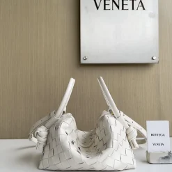 Alternative view of BOTTEGA VENETA Shoulder Bags White 19X12X9CM F8010065235