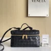 BOTTEGA VENETA Shoulder Bags Woven Leather Black-Gold 22X12.5X5CM F8010064816