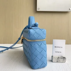 Alternative view of BOTTEGA VENETA Shoulder Bags Woven Leather Blue-Gold 22X12.5X5CM F8010064825