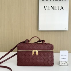BOTTEGA VENETA Shoulder Bags Woven Leather Burgundy-Gold 22X12.5X5CM F8010064808