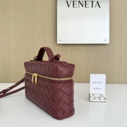 Alternative view of BOTTEGA VENETA Shoulder Bags Woven Leather Burgundy-Gold 22X12.5X5CM F8010064808