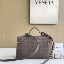 Alternative view of BOTTEGA VENETA Shoulder Bags Woven Leather Taupe-Gold 22X12.5X5CM F8010064813