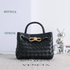 BOTTEGA VENETA Top Handle Bags Black-Gold 20X15X9CM H3010063888