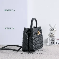 Alternative view of BOTTEGA VENETA Top Handle Bags Black-Gold 20X15X9CM H3010063888
