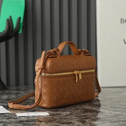 Alternative view of BOTTEGA VENETA Top Handle Bags Brown-Gold 22X12.5X5CM F8010064888
