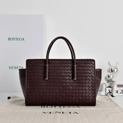 BOTTEGA VENETA Top Handle Bags Brown-Gold 30X20.5X18CM I3010063523