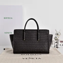 BOTTEGA VENETA Top Handle Bags Lambskin Leather Black-Gold 30X20.5X18CM I3010063527