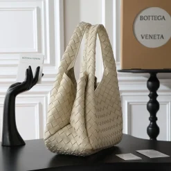 Alternative view of BOTTEGA VENETA Top Handle Bags Nappa Lambskin Beige 33X20X16.5CM A08010065053