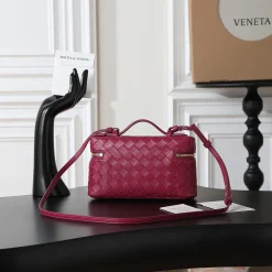 Alternative view of BOTTEGA VENETA Top Handle Bags Raspberry-Gold 22X12.5X5CM F8010064636