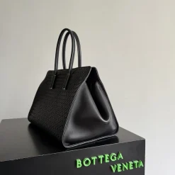 Alternative view of BOTTEGA VENETA Totes Bags Lamb Leather Black-Gold 37X27X24CM A40010064935