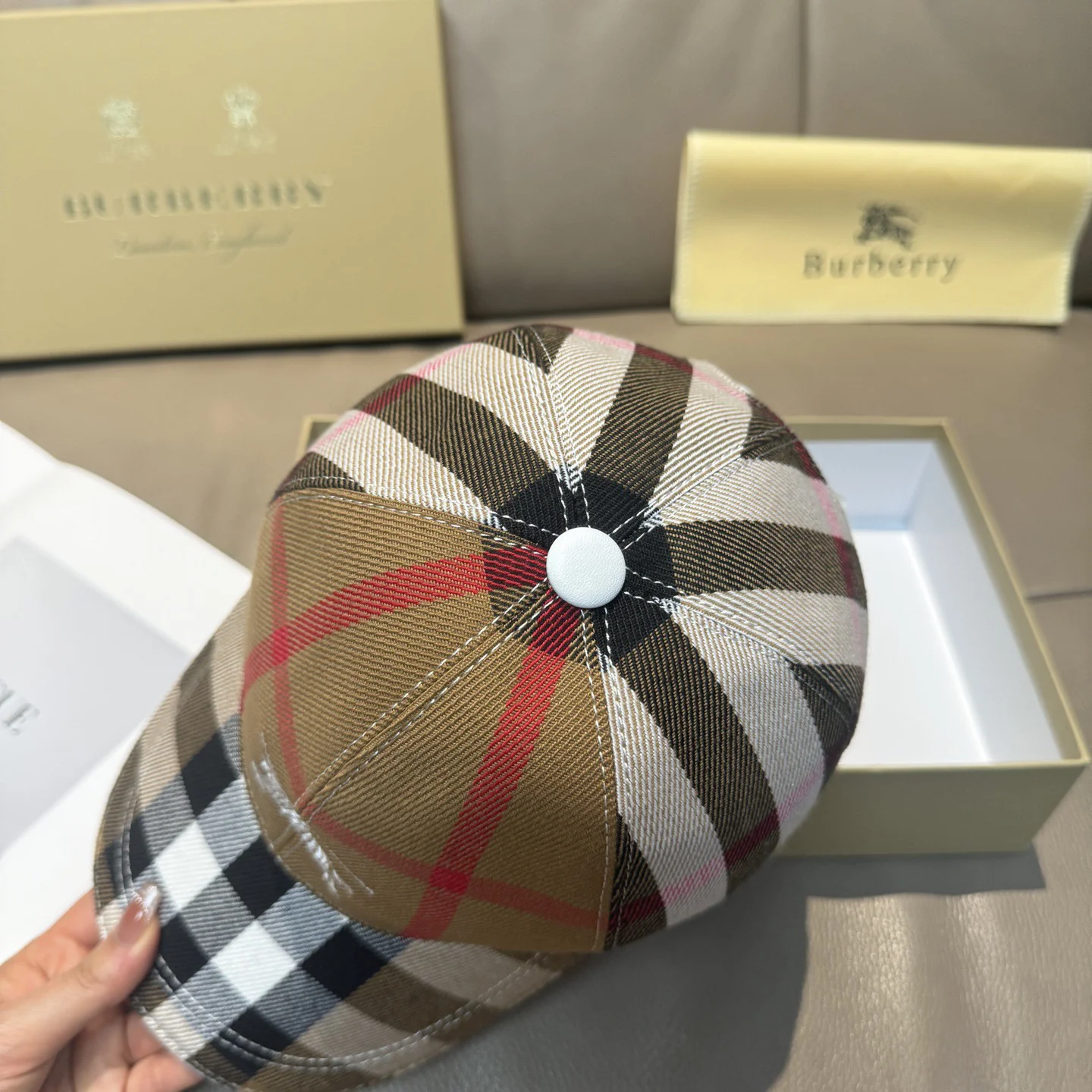 BURBERRY Caps Cotton & Leather Brown-Red-Black-White F510071313 - Image 6