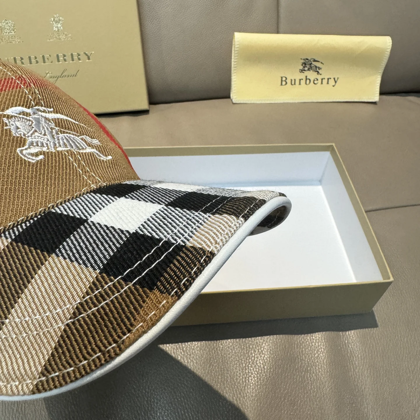 BURBERRY Caps Cotton & Leather Brown-Red-Black-White F510071313 - Image 7