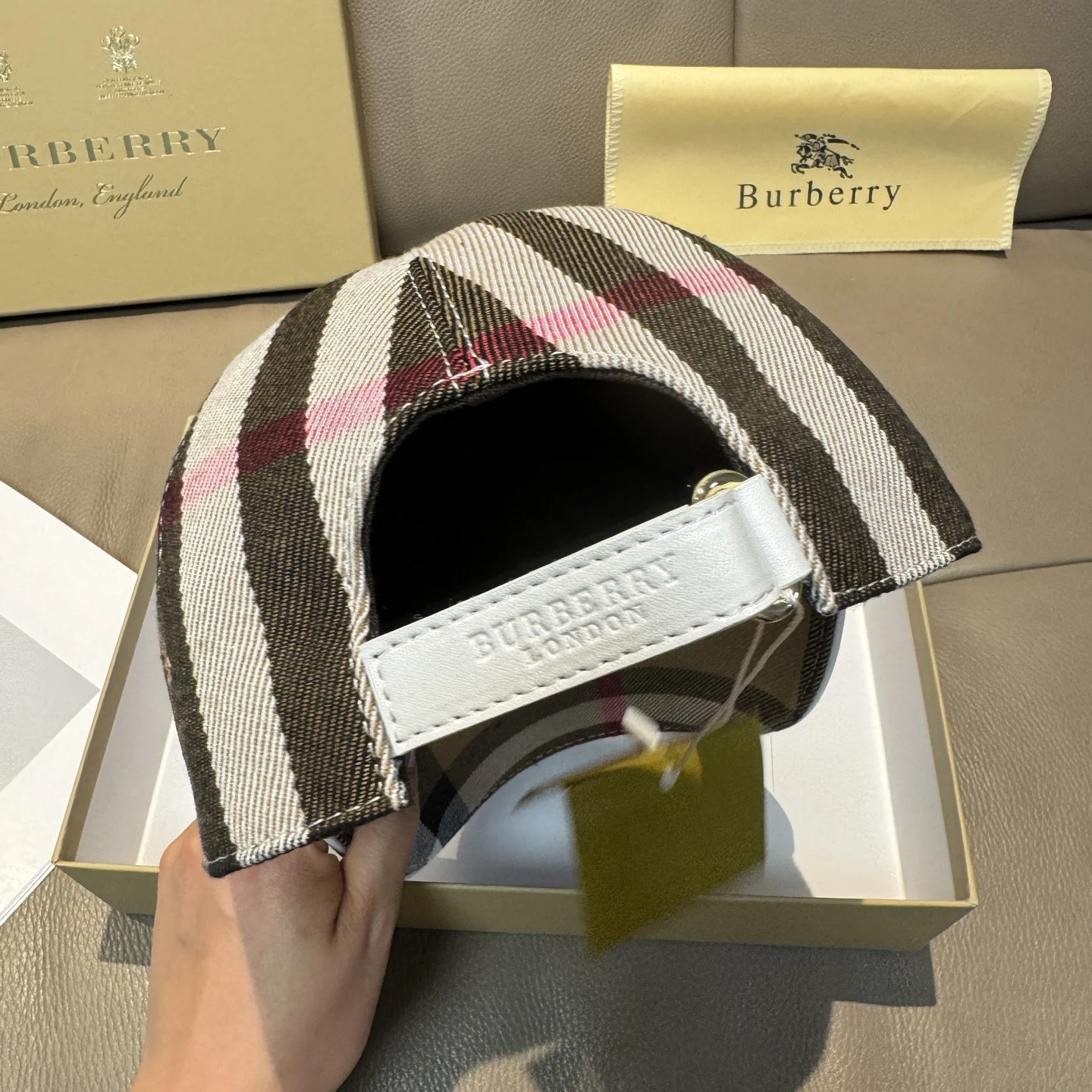 BURBERRY Caps Cotton & Leather Brown-Red-Black-White F510071313 - Image 9