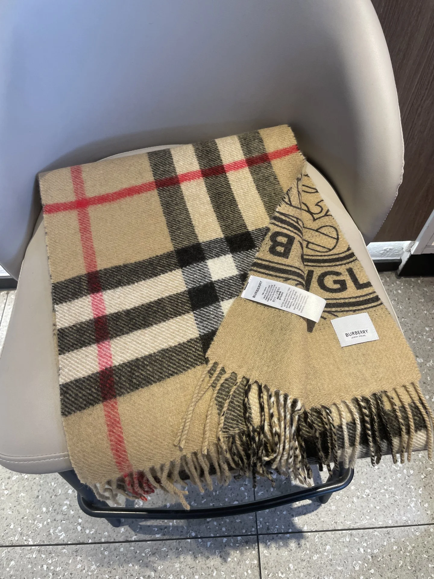 BURBERRY Scarves Cashmere Tan-Black-Red 30x180CM A4510070255 - Image 3
