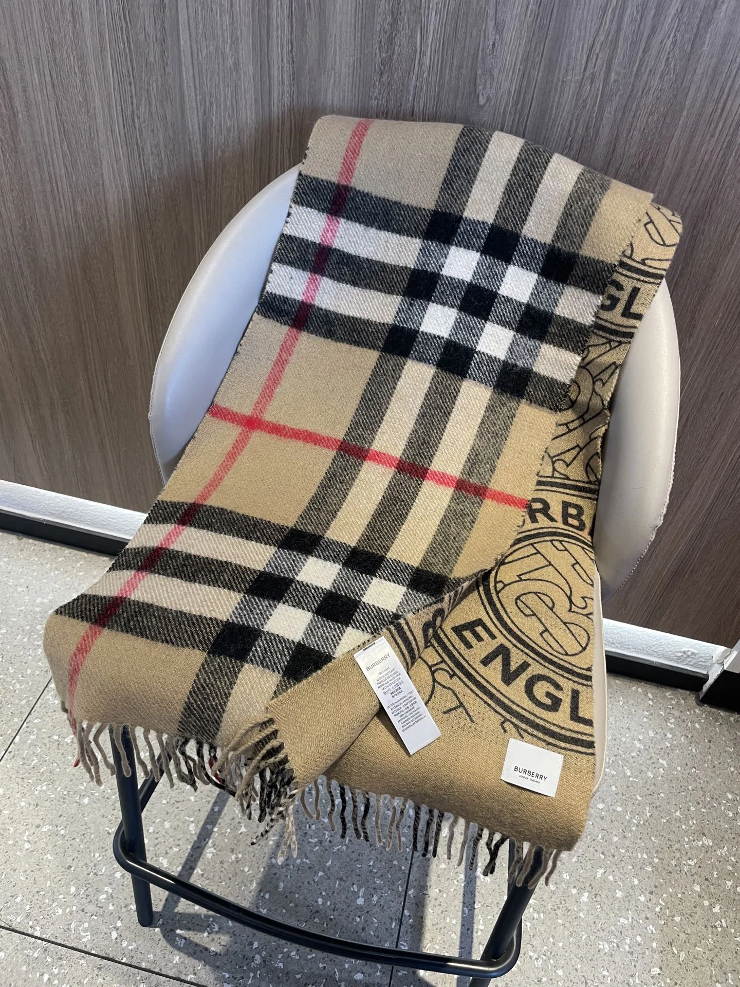 BURBERRY Scarves Cashmere Tan-Black-Red 30x180CM A4510070255 - Image 4