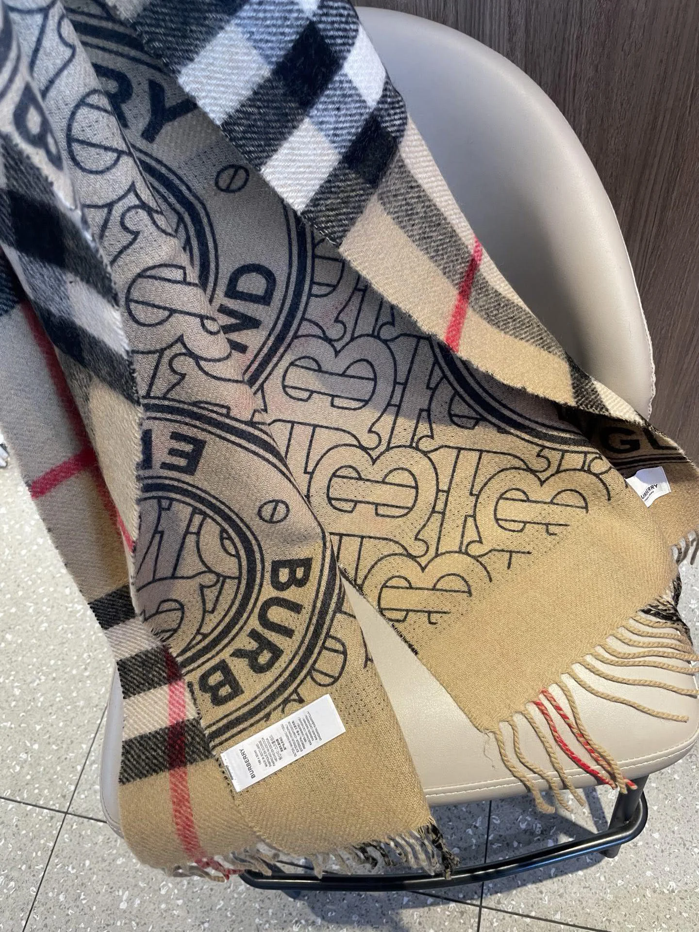 BURBERRY Scarves Cashmere Tan-Black-Red 30x180CM A4510070255 - Image 8