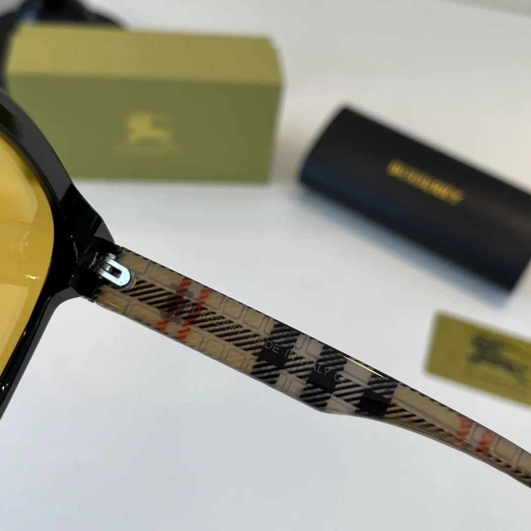 BURBERRY Sunglasses G010072890 - Image 2