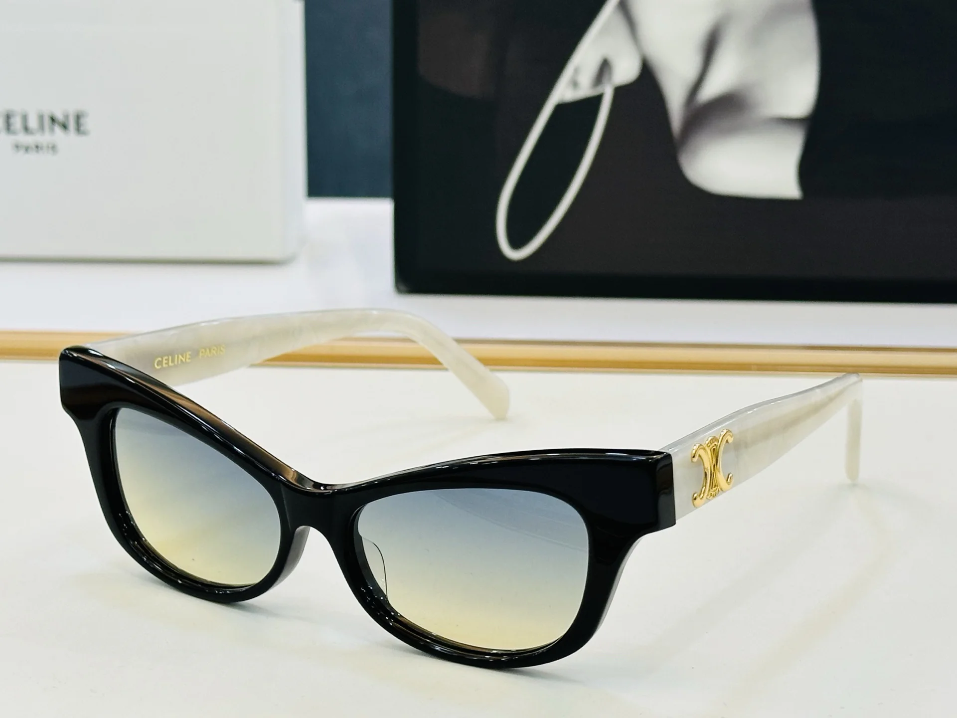CELINE Sunglasses A3510072250 - Image 2