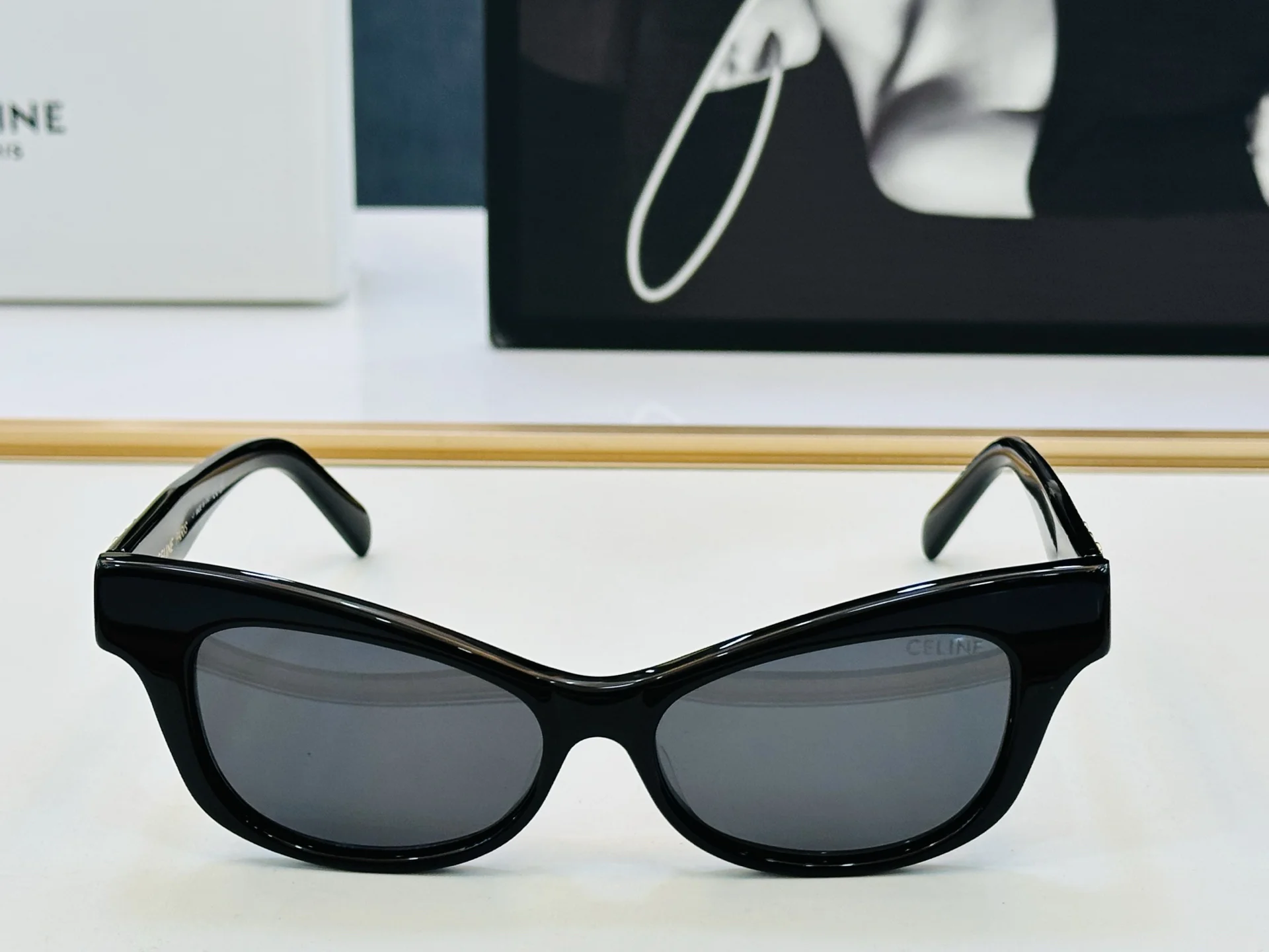 CELINE Sunglasses A3510072250 - Image 8