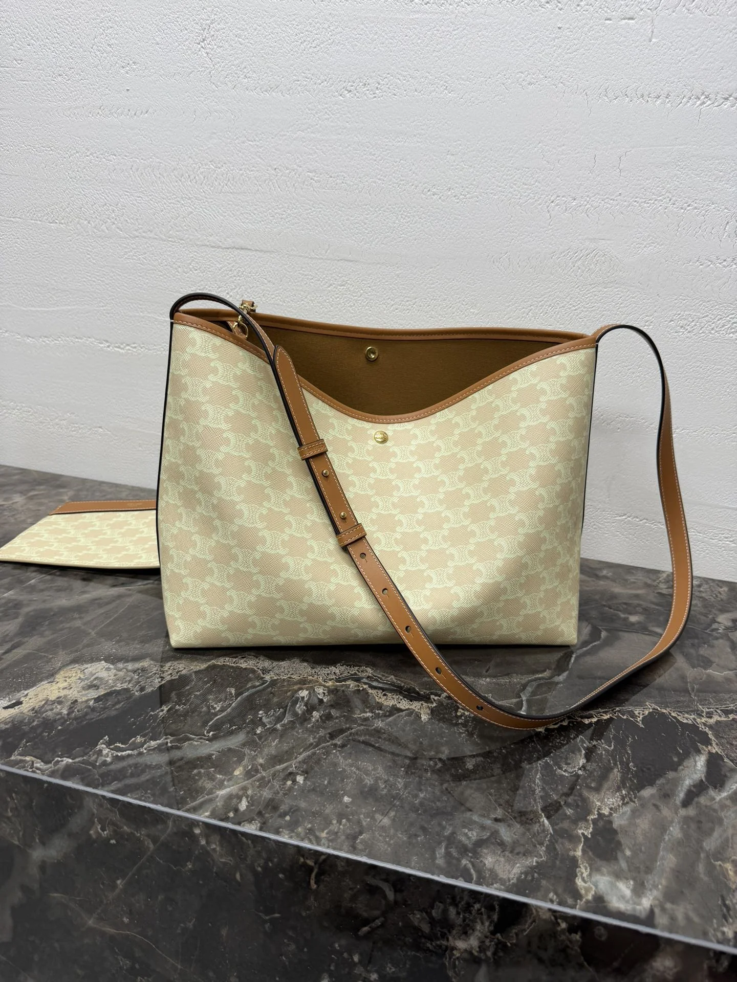 CELINE Totes Bags Beige-Brown 32.5X24.5X14CM F0010060048 - Image 2
