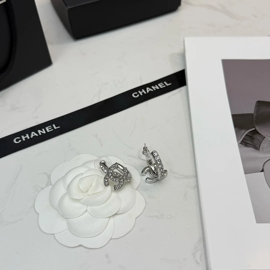 CHANEL Accessories Silver Diamond Silver-White One Size E010072034 - Image 6