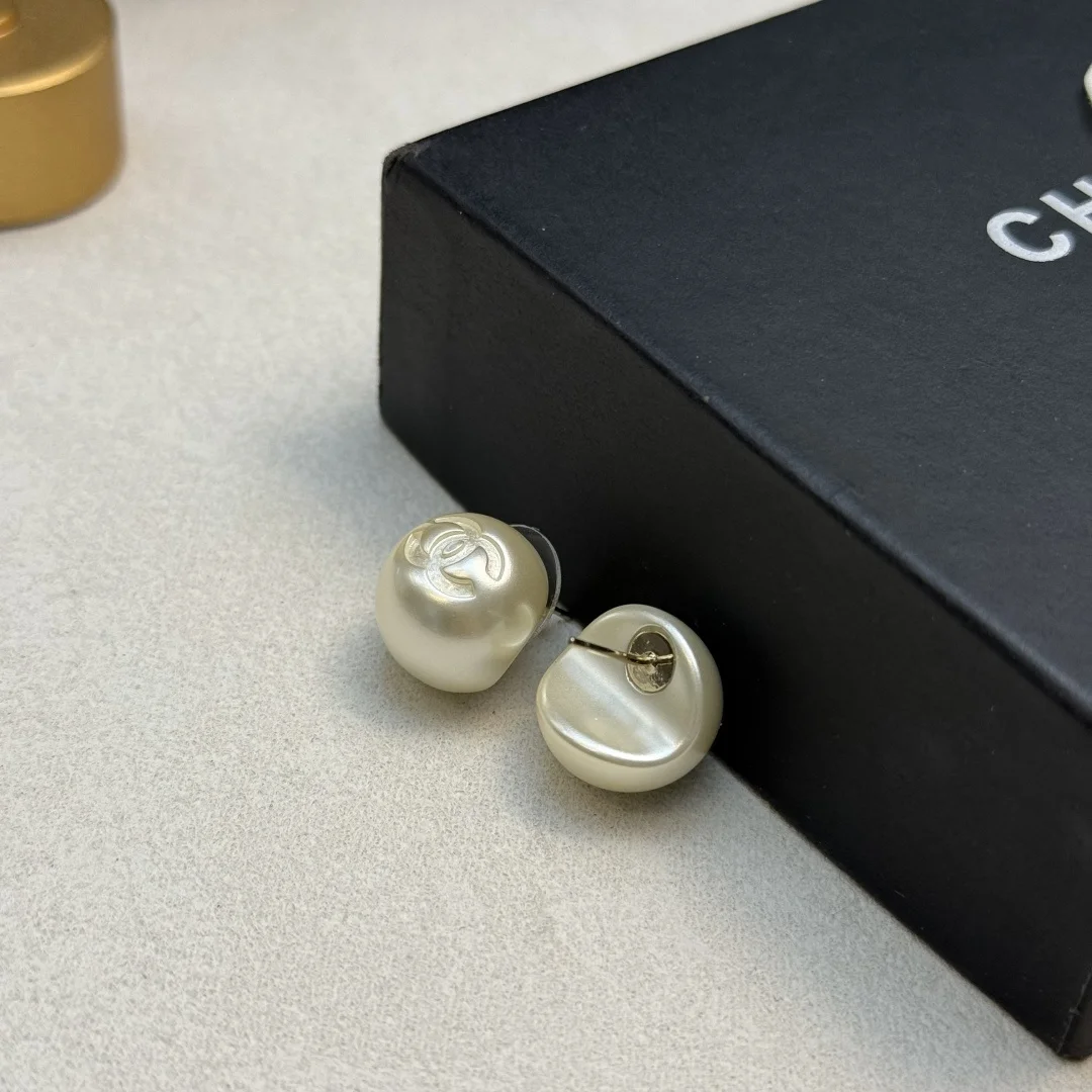 CHANEL Accessories White D510072893 - Image 3