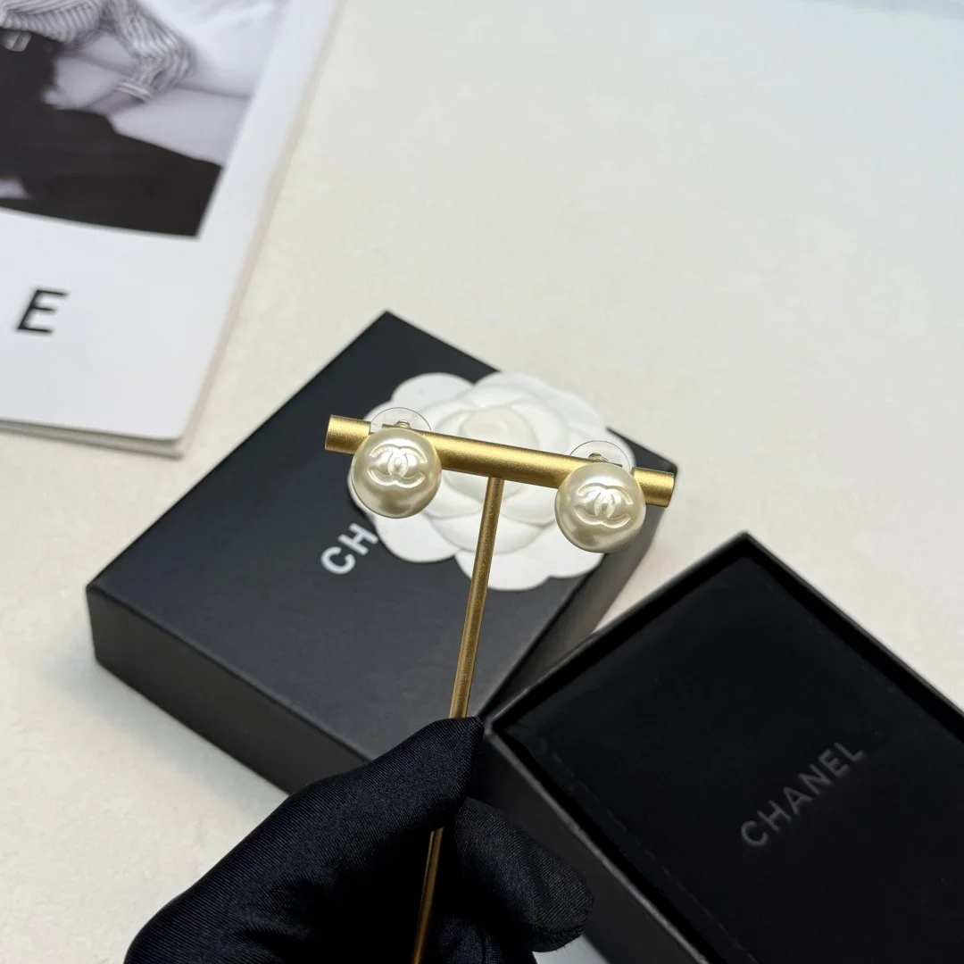 CHANEL Accessories White D510072893 - Image 5
