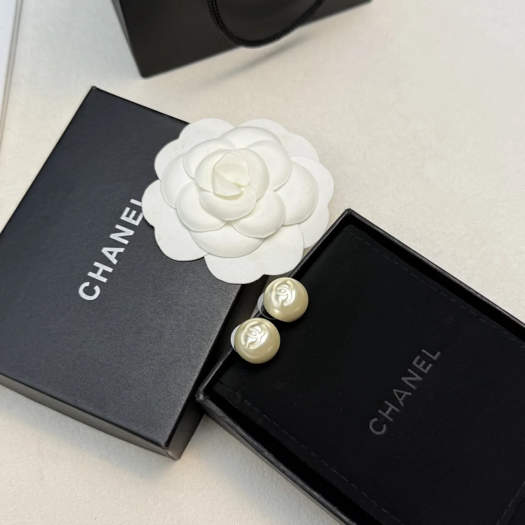 CHANEL Accessories White D510072893 - Image 6