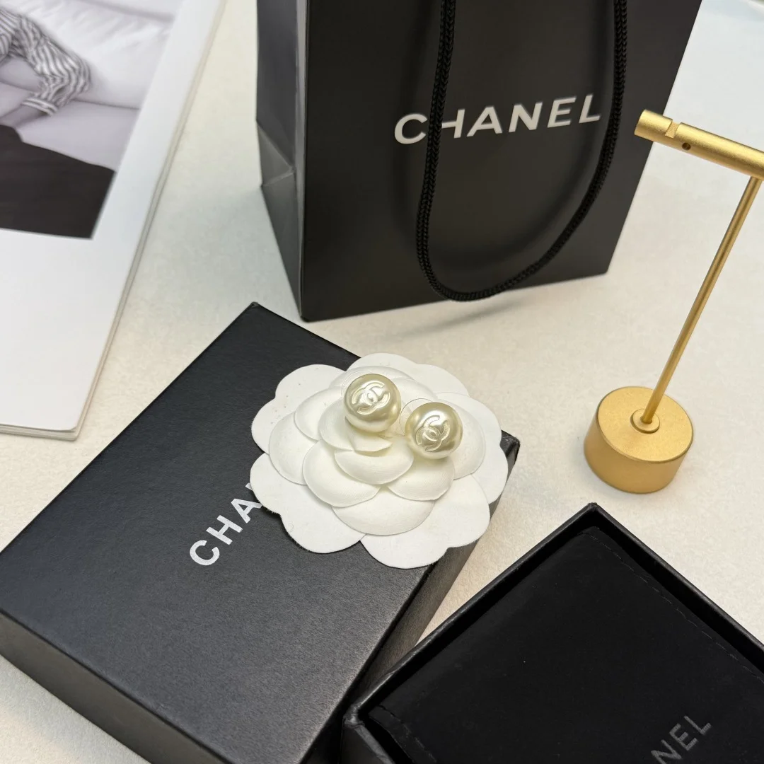 CHANEL Accessories White D510072893 - Image 7