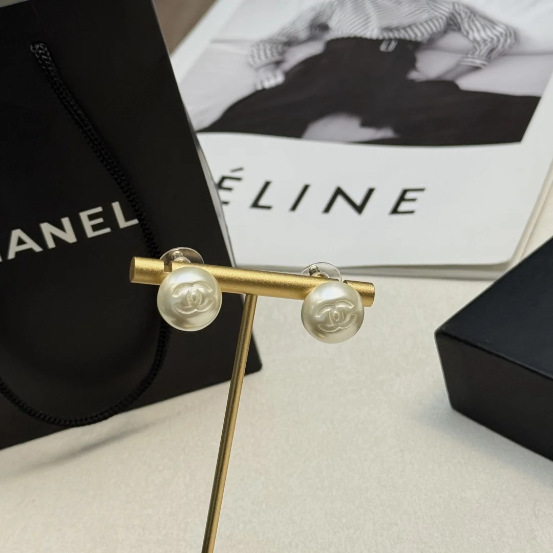 CHANEL Accessories White D510072893 - Image 8