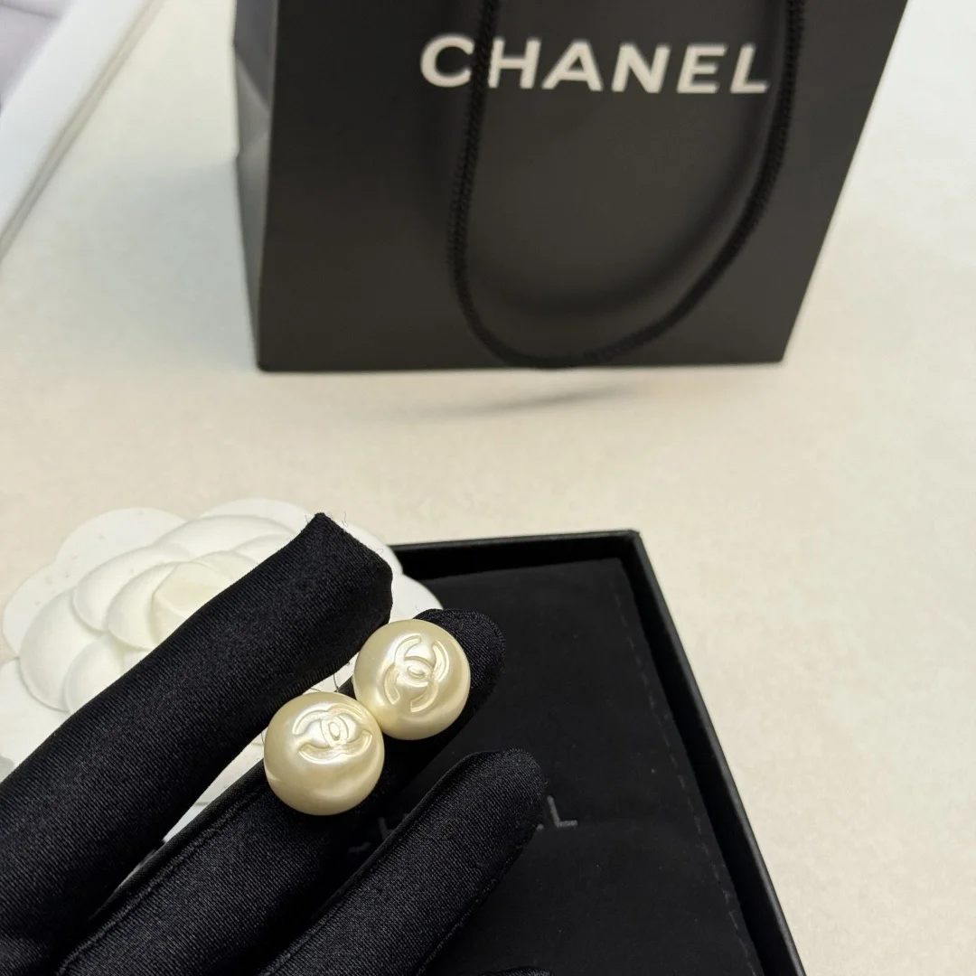 CHANEL Accessories White D510072893 - Image 9