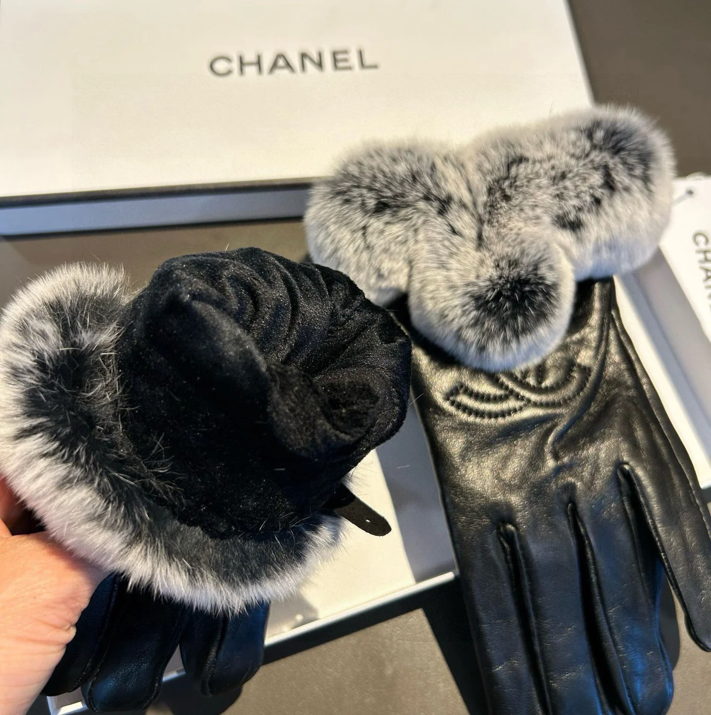 CHANEL Gloves Black-Gray H010071898 - Image 5
