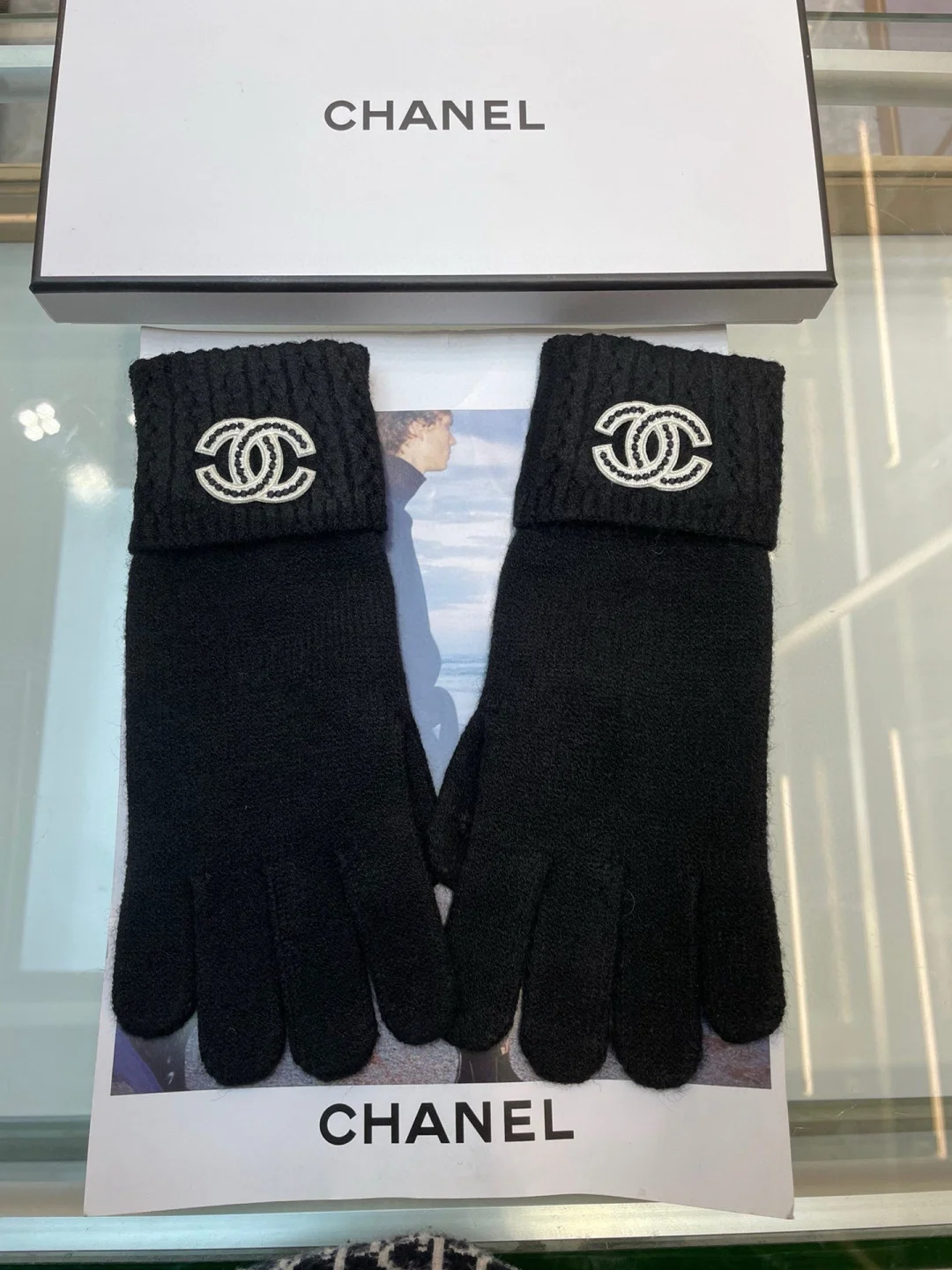 CHANEL Gloves Cashmere Black-White G510070459
