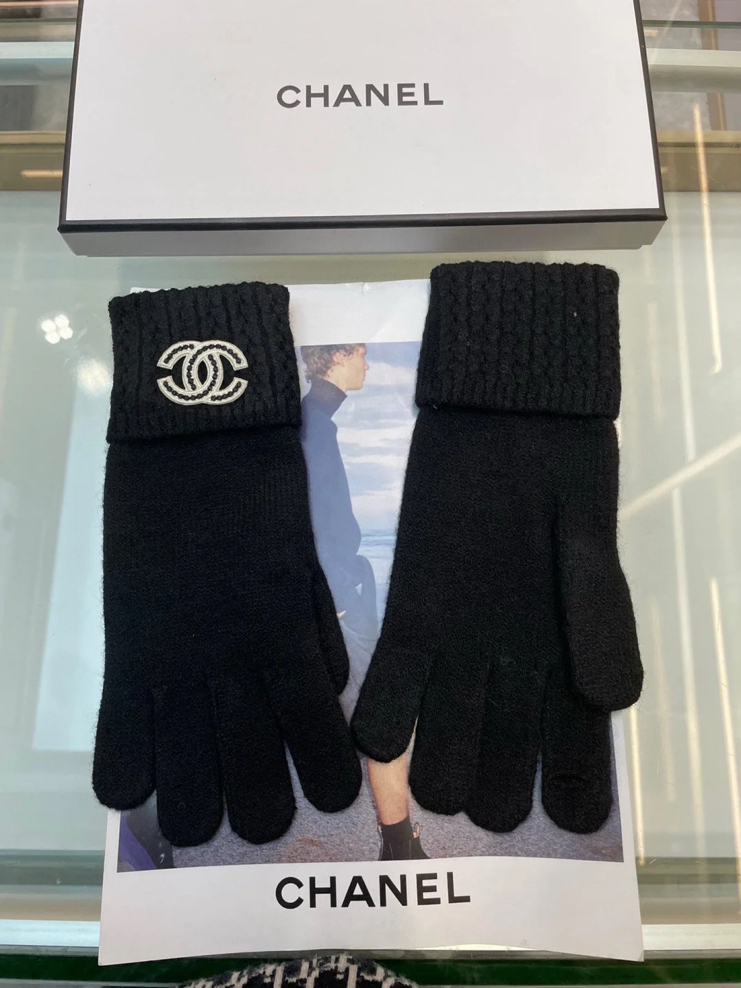 CHANEL Gloves Cashmere Black-White G510070459 - Image 2