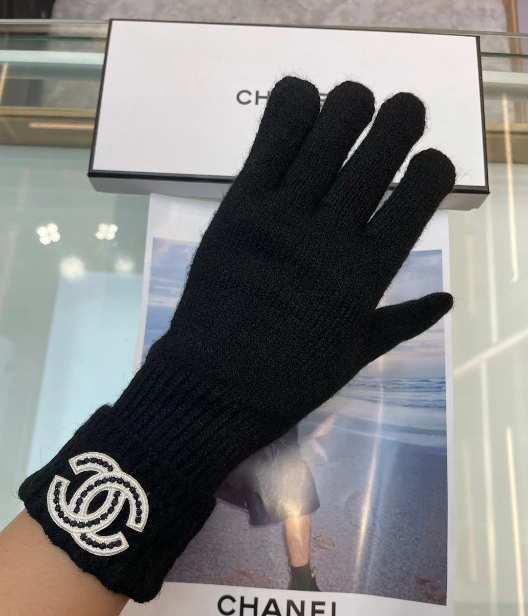 CHANEL Gloves Cashmere Black-White G510070459 - Image 5