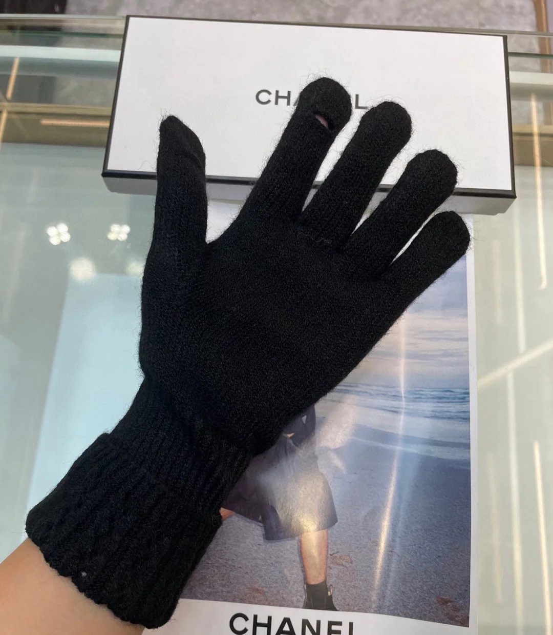 CHANEL Gloves Cashmere Black-White G510070459 - Image 6
