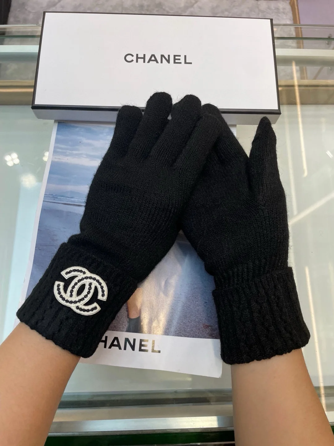 CHANEL Gloves Cashmere Black-White G510070459 - Image 8