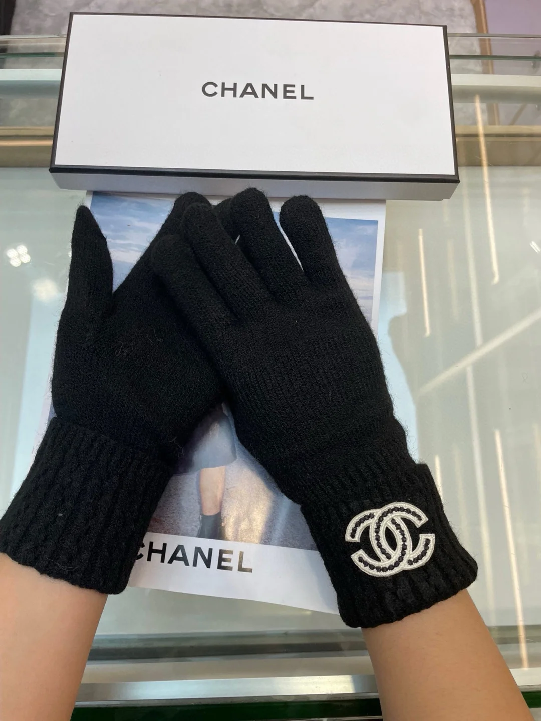 CHANEL Gloves Cashmere Black-White G510070459 - Image 9