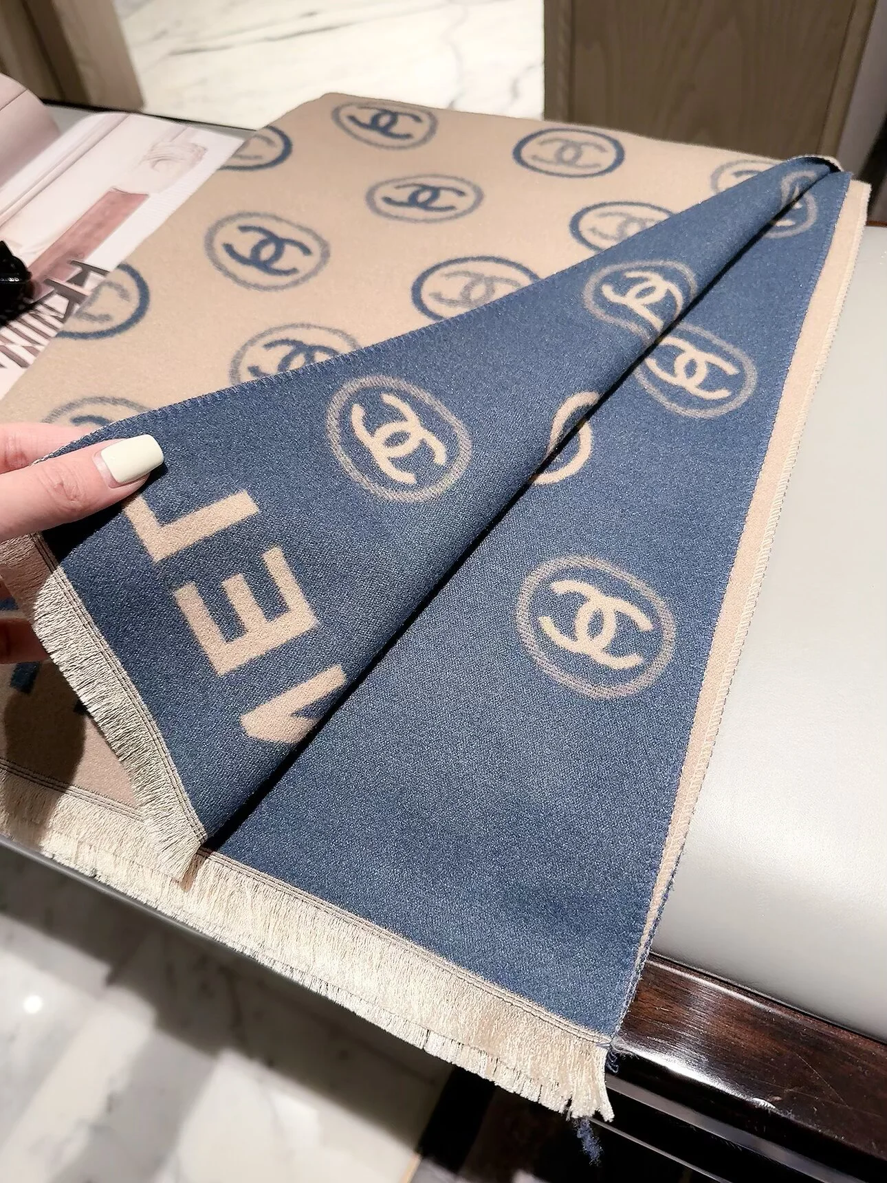 CHANEL Scarves Cashmere Beige-Black One Size D510070919 - Image 5