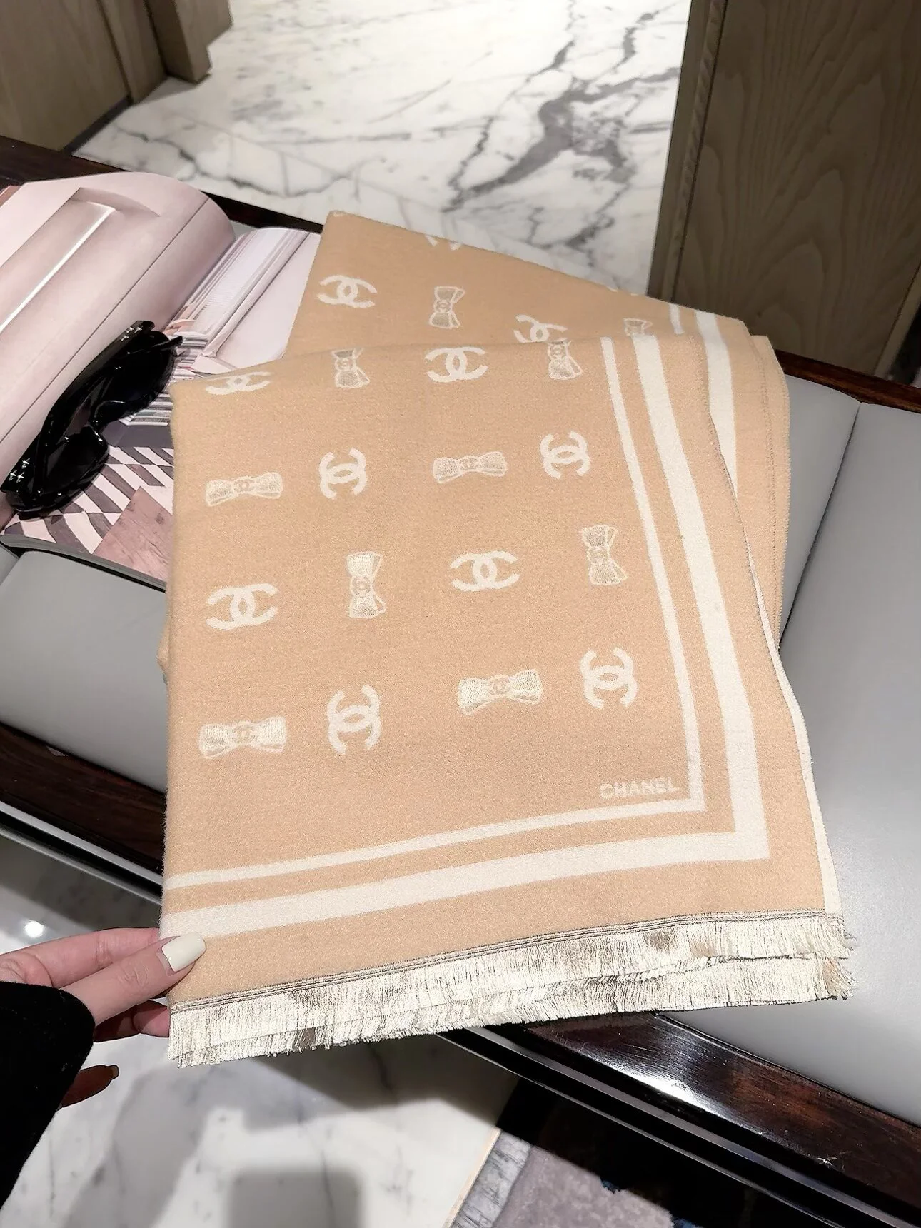 CHANEL Scarves Cashmere Beige-White 180X60CM D510070916 - Image 3