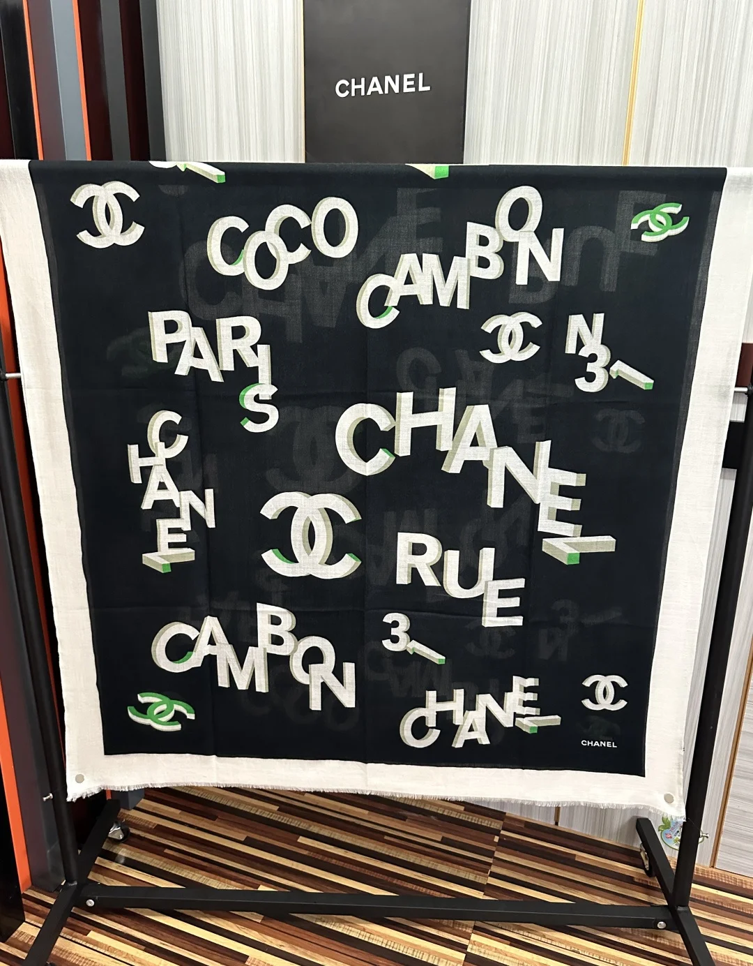 CHANEL Scarves Cashmere Black-White-Green-Red 100X200CM A7010072096 - Image 10