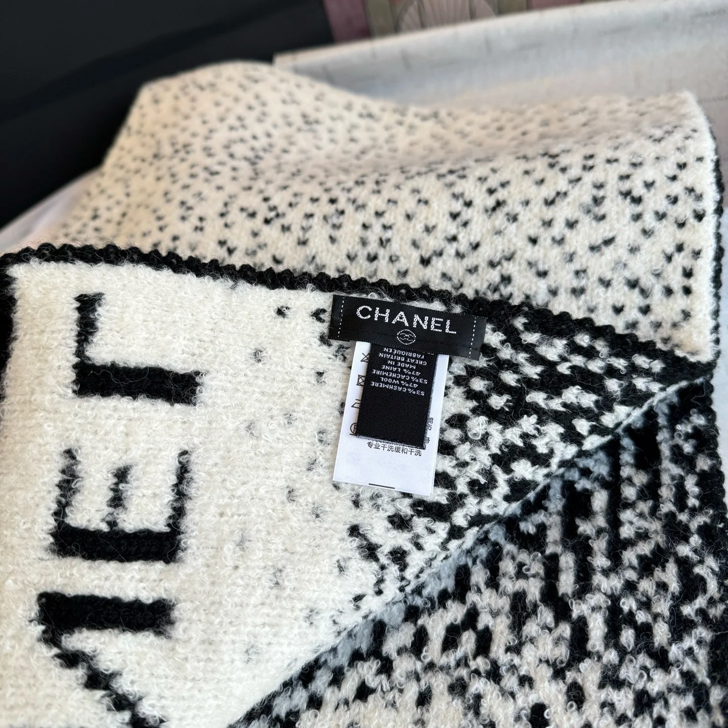 CHANEL Scarves Knitted Cashmere Black-White 30_180CM A2010070816 - Image 9