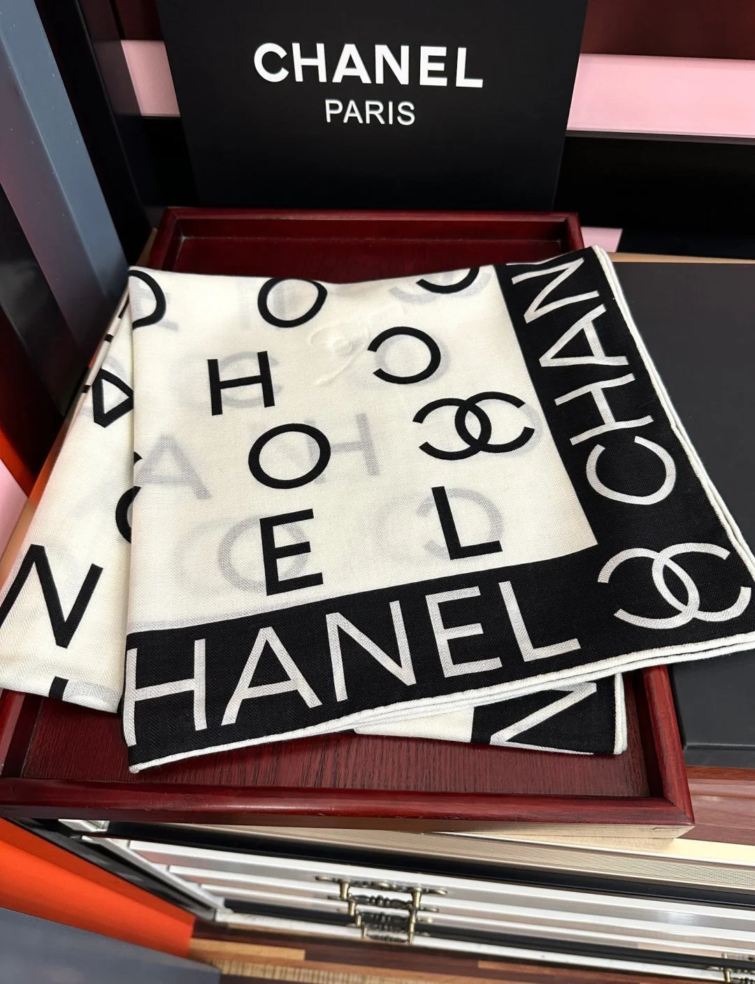 CHANEL Scarves Silk Cashmere Cream-Black 140X140 B0510073021 - Image 3