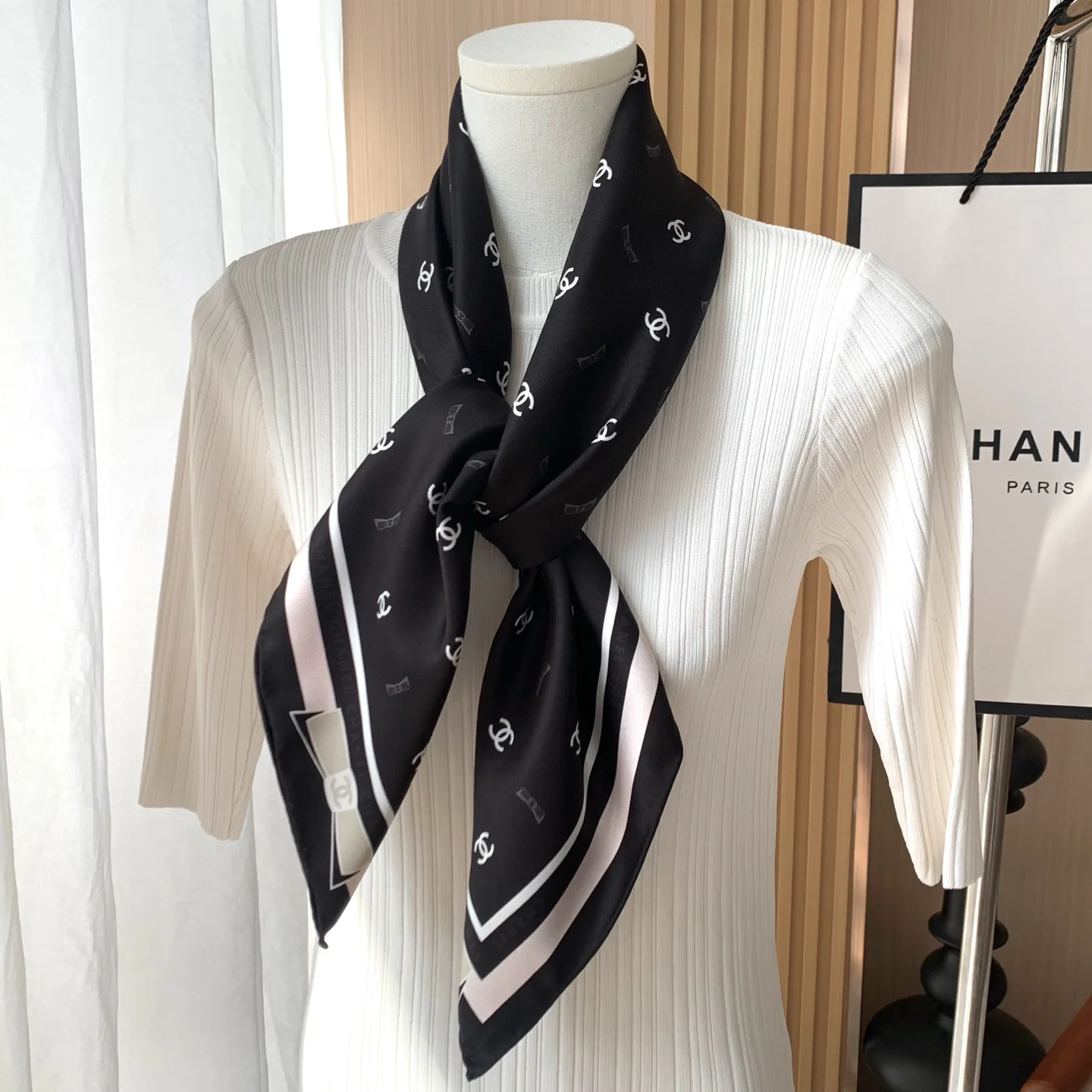 CHANEL Scarves Silk Twill Black-White 88.5 X 88.5 CM D510071215 - Image 4