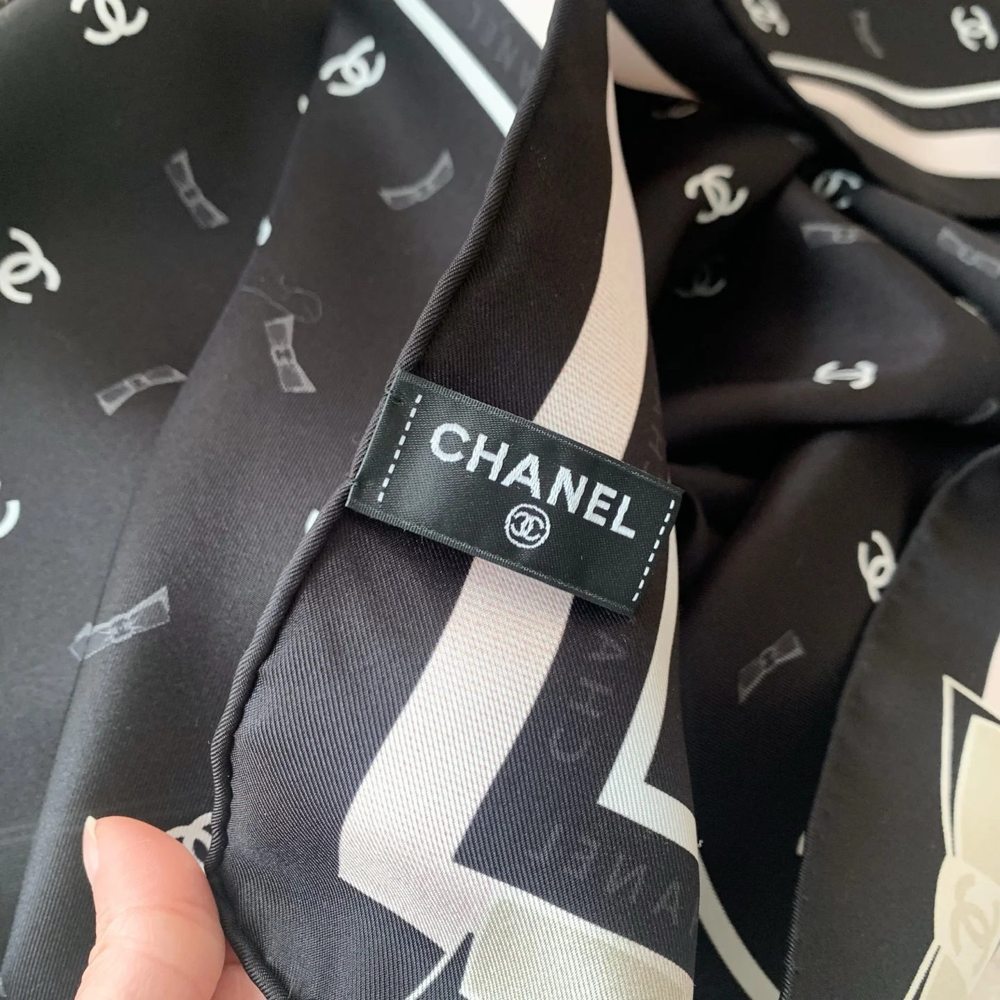 CHANEL Scarves Silk Twill Black-White 88.5 X 88.5 CM D510071215 - Image 8
