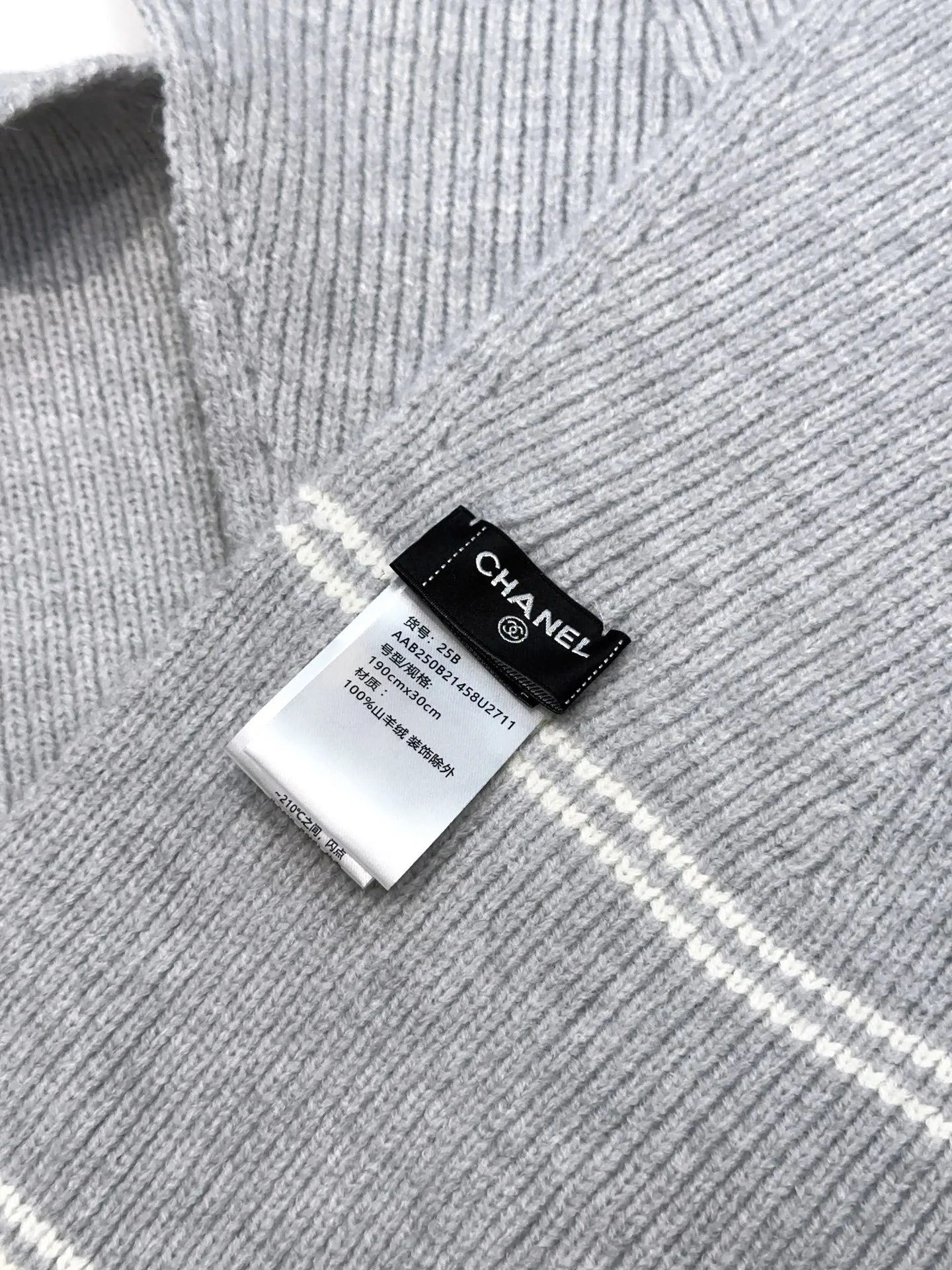 CHANEL Scarves Wool Cashmere Grey-White One Size A3510070523 - Image 4